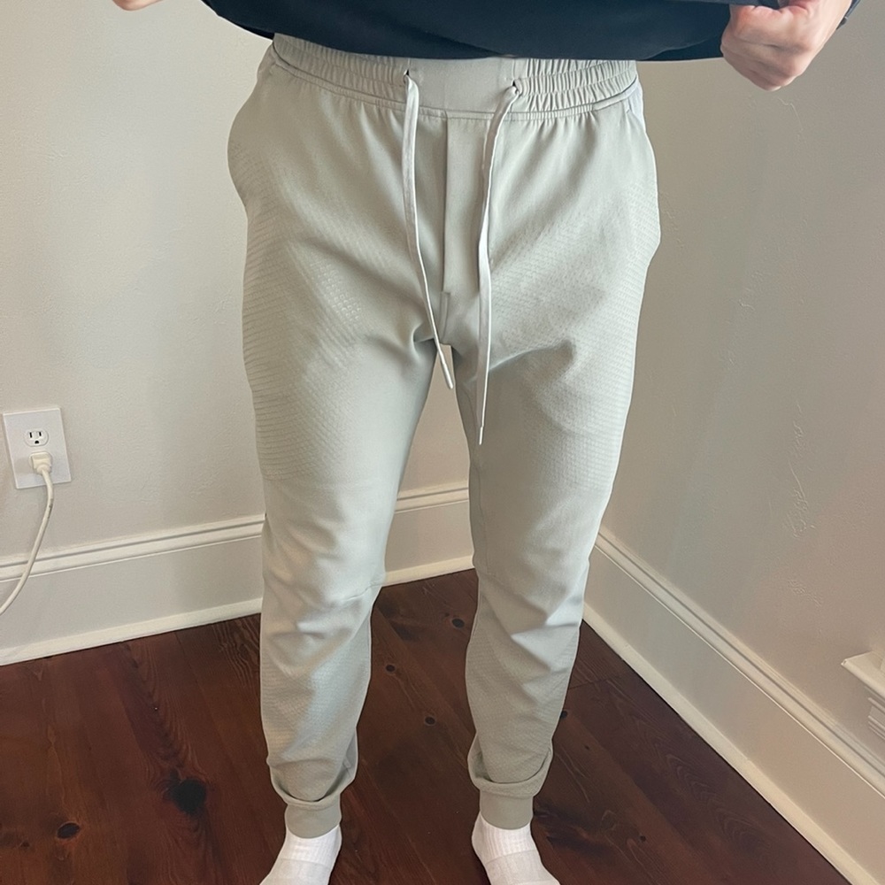 Barry’s X lululemon City Sweat Jogger